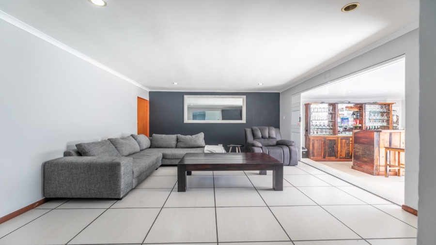 To Let 3 Bedroom Property for Rent in Edgemead Western Cape